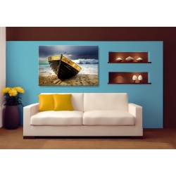 Łódź rybacka na brzegu