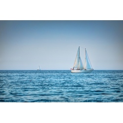 Żaglówki na morzu, Kuźnica